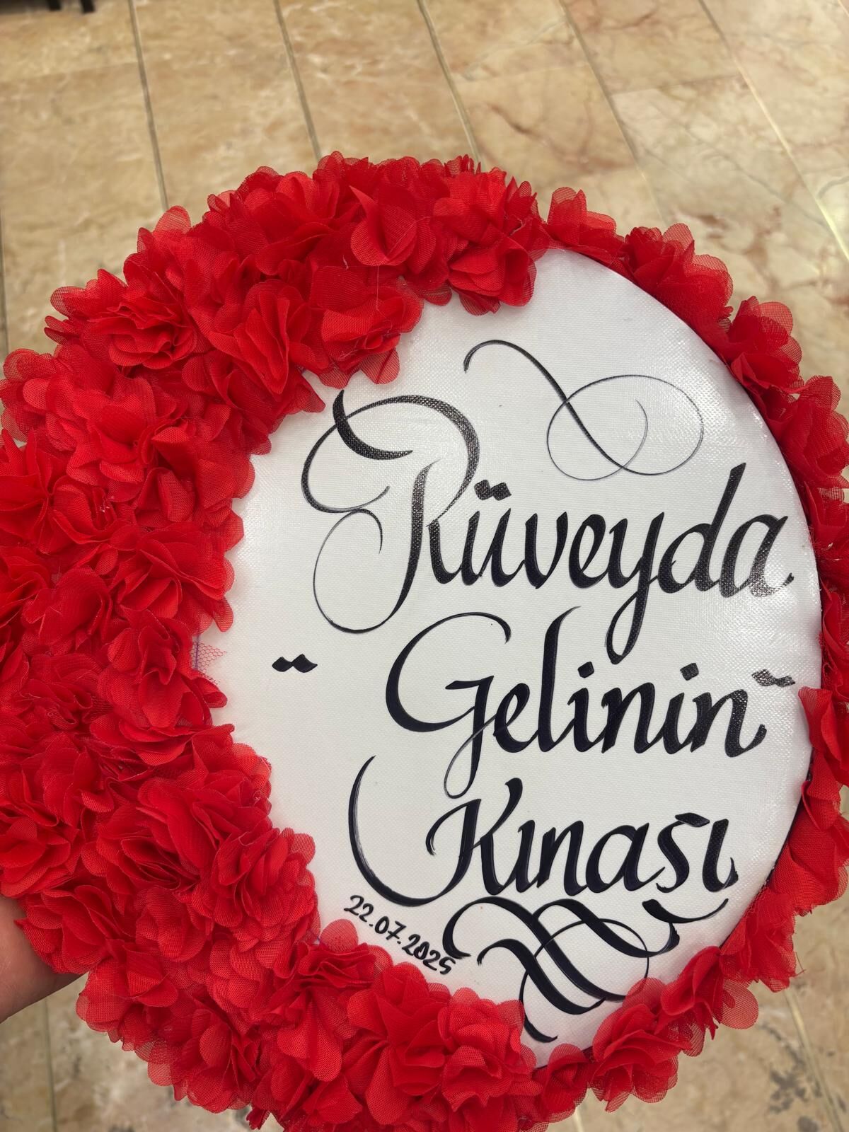 Kırmızı Gelin Tefi 30 cm Üç Boyutlu Çiçek Saten Kurdele Süslü, Düğün Kına Nedime